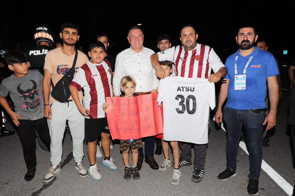MLgFanaGPl68lPYEhSWx.jpg