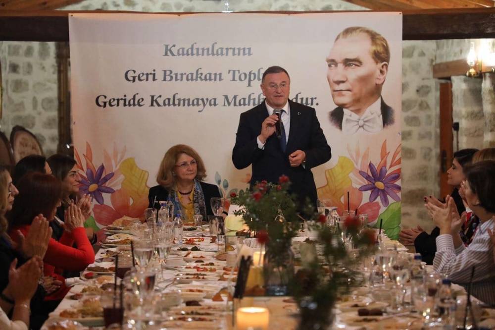 SiU2mUOnZvXhLipAZVmo.jpg