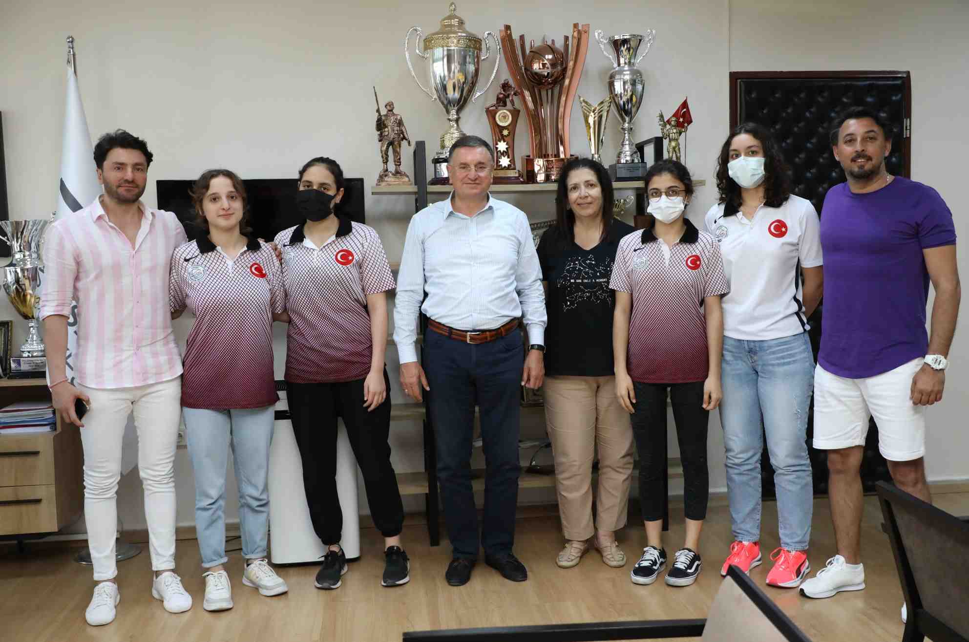 crop_03a13918-0d79-4c90-8399-3da9bd3b9210.jpg