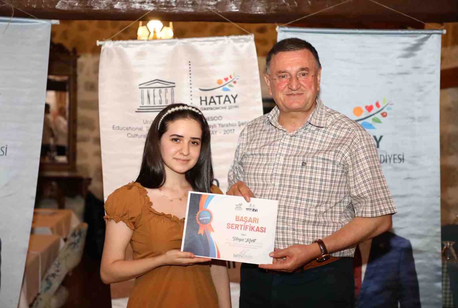 crop_457c4526-5d79-45a1-8d87-f6040ce3bbe7.jpg