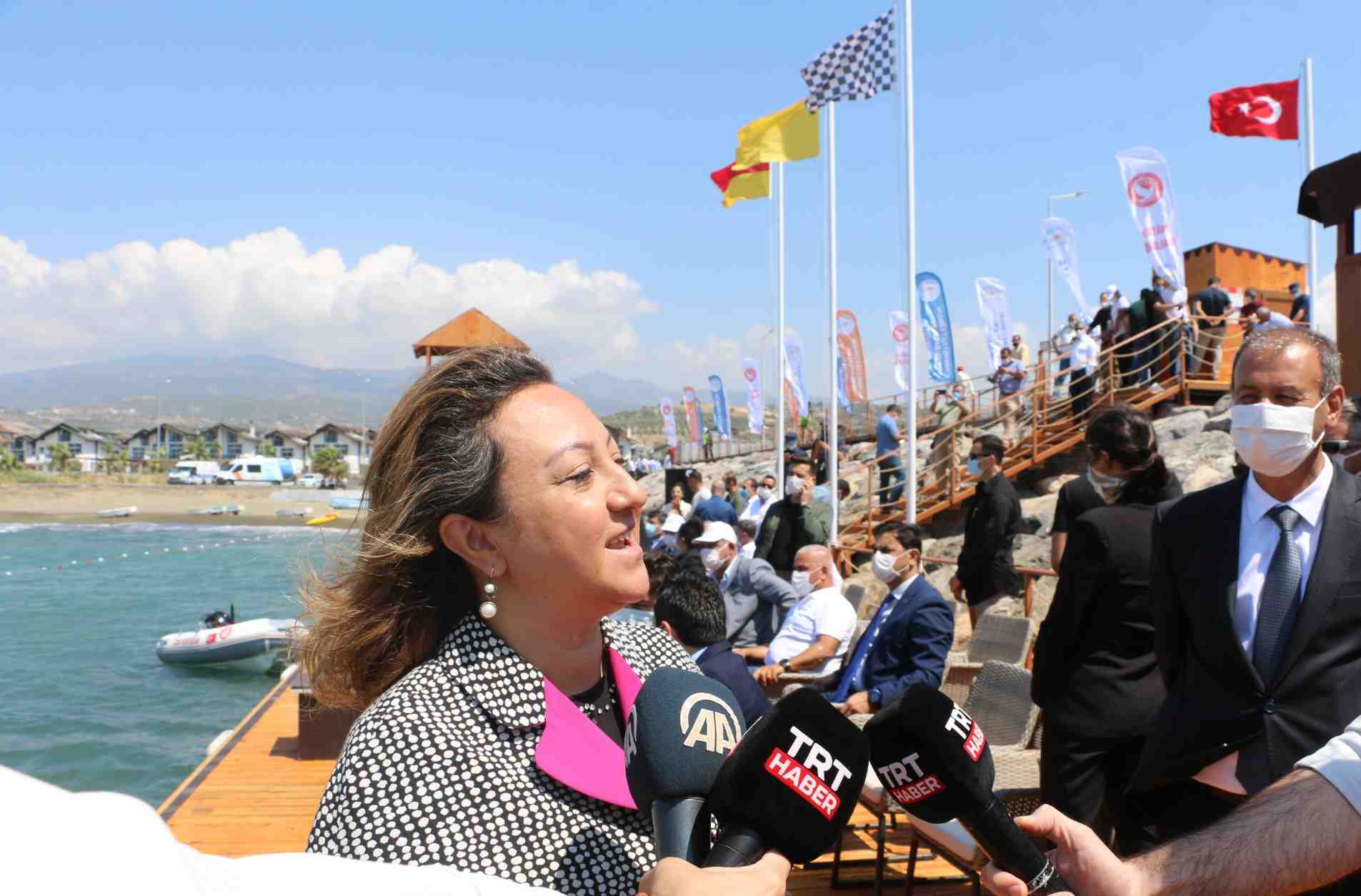 crop_7b585d79-9737-42b6-a656-e010f89d350f.jpg