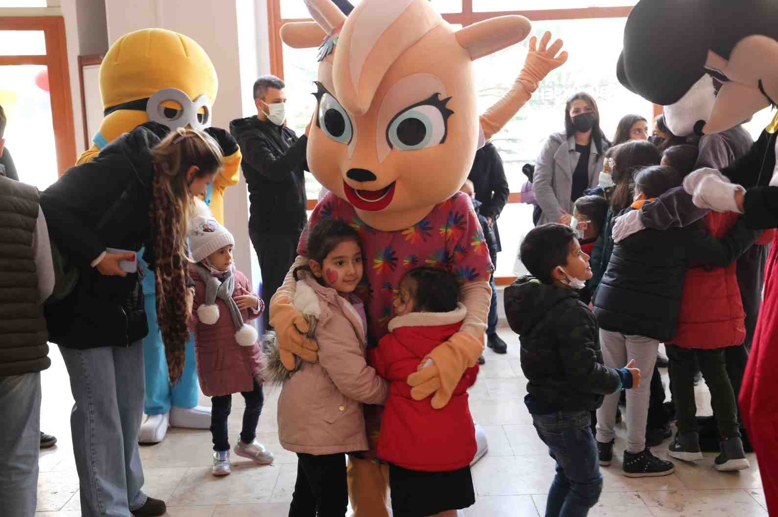 crop_96a286ef-51ee-46f4-bd29-691b91d34187.jpg