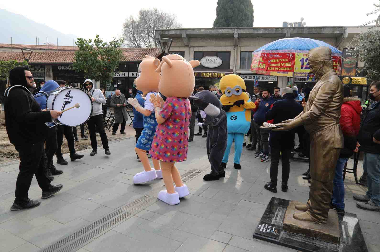 crop_c9379d7f-21be-46c6-a9da-7a37e5e04081.jpg