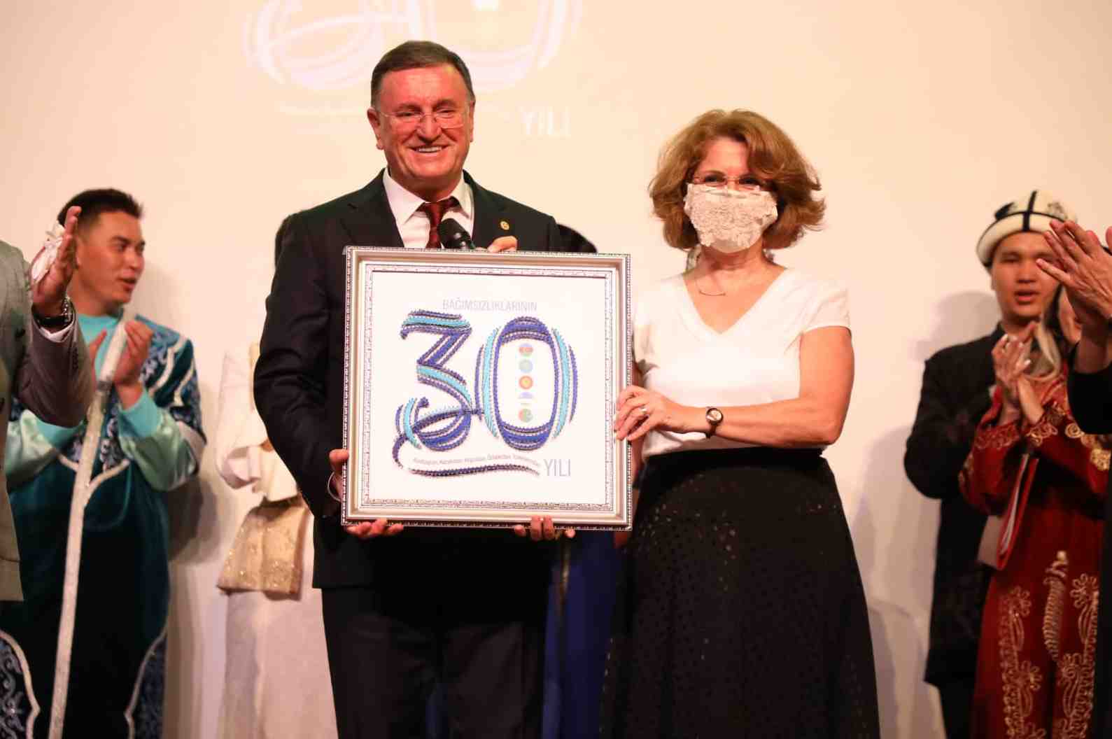 crop_f98d1e1d-2a71-4e3f-a810-f69de167d4a1.jpeg