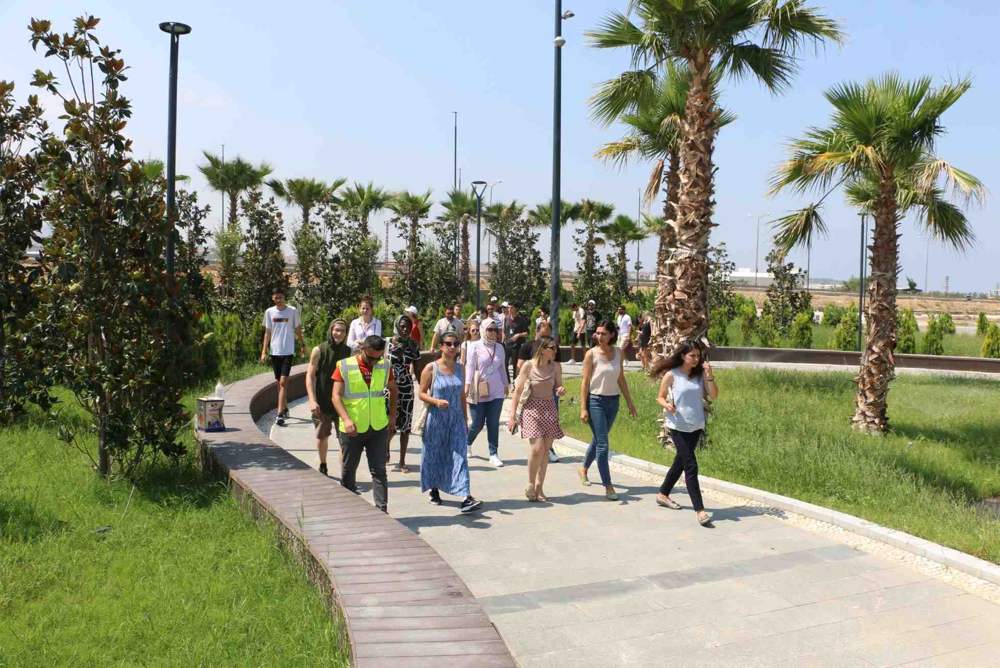 crop_fa74df80-f366-4dfb-b1ef-994fd6ffb0af.jpg