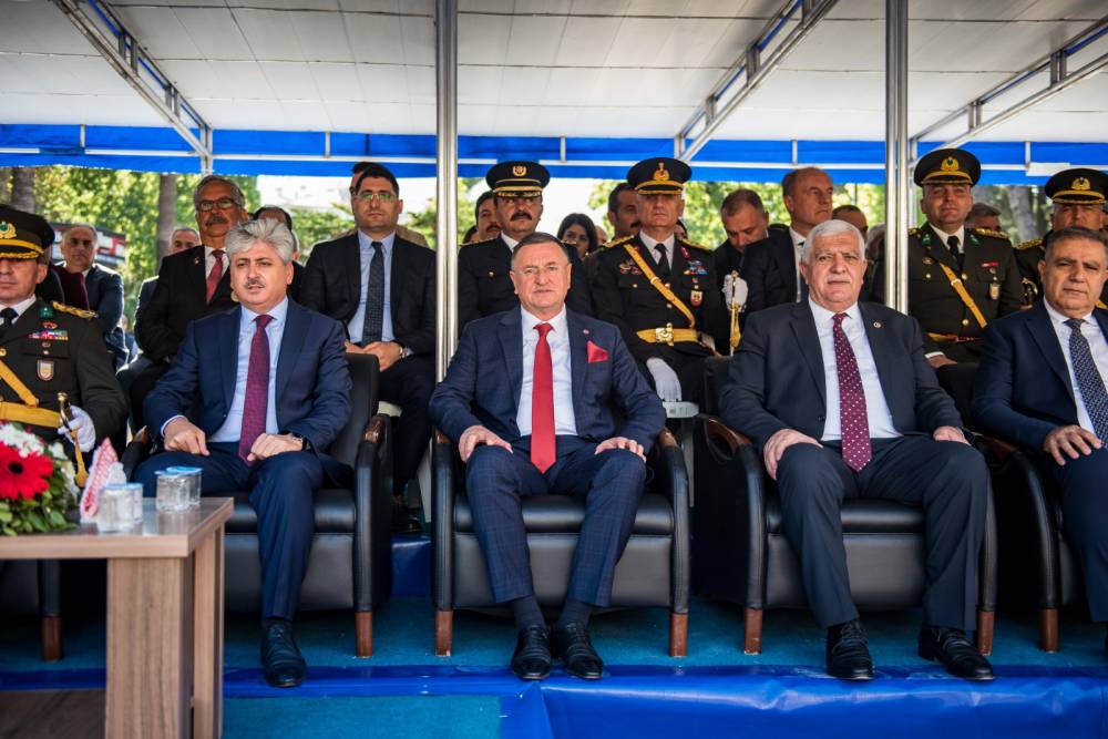 ewqaFiJEj8YzmU6qsHO7.jpg