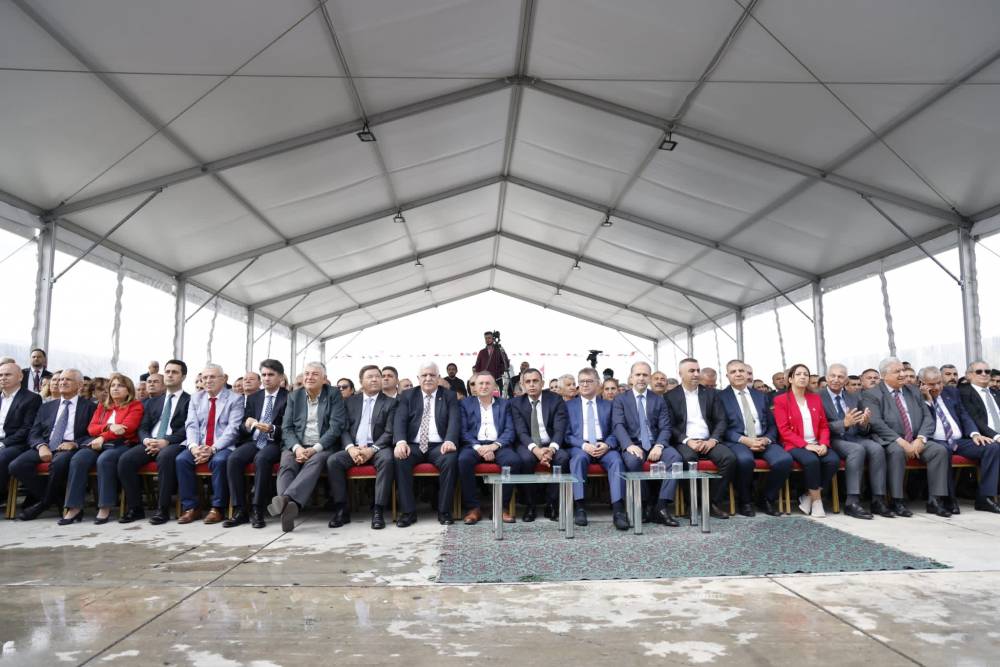 pZOjspOcNUDeBnf2UZ8y.jpg